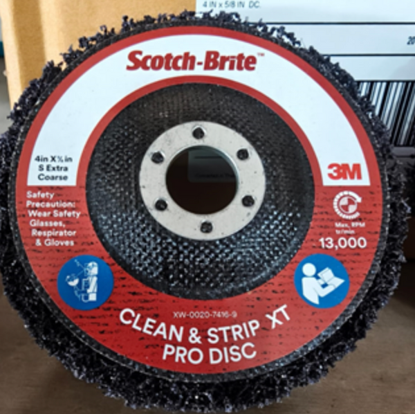 Scotch-Brite™ Clean and Strip XT Pro Disc